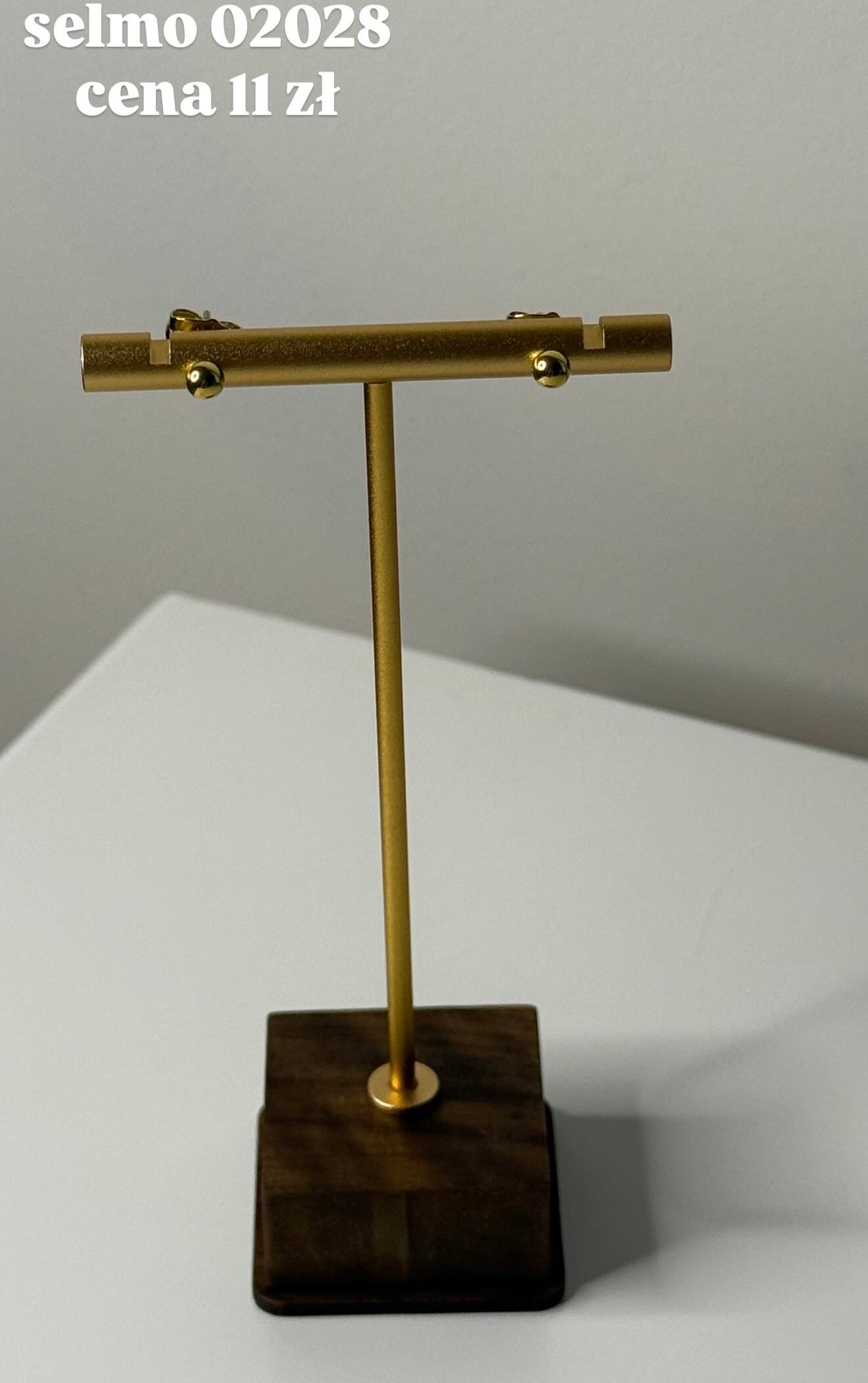 Kolczyki cyrkoniowe na zapięciu angielskim - 1.6 cm